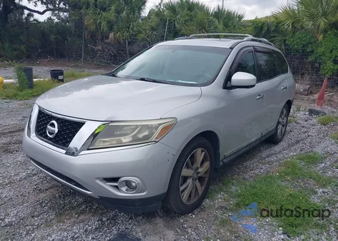 2015 Nissan Pathfinder Platinum z USA, uszkodzony, nr VIN 5N1AR2MN1FC695961
